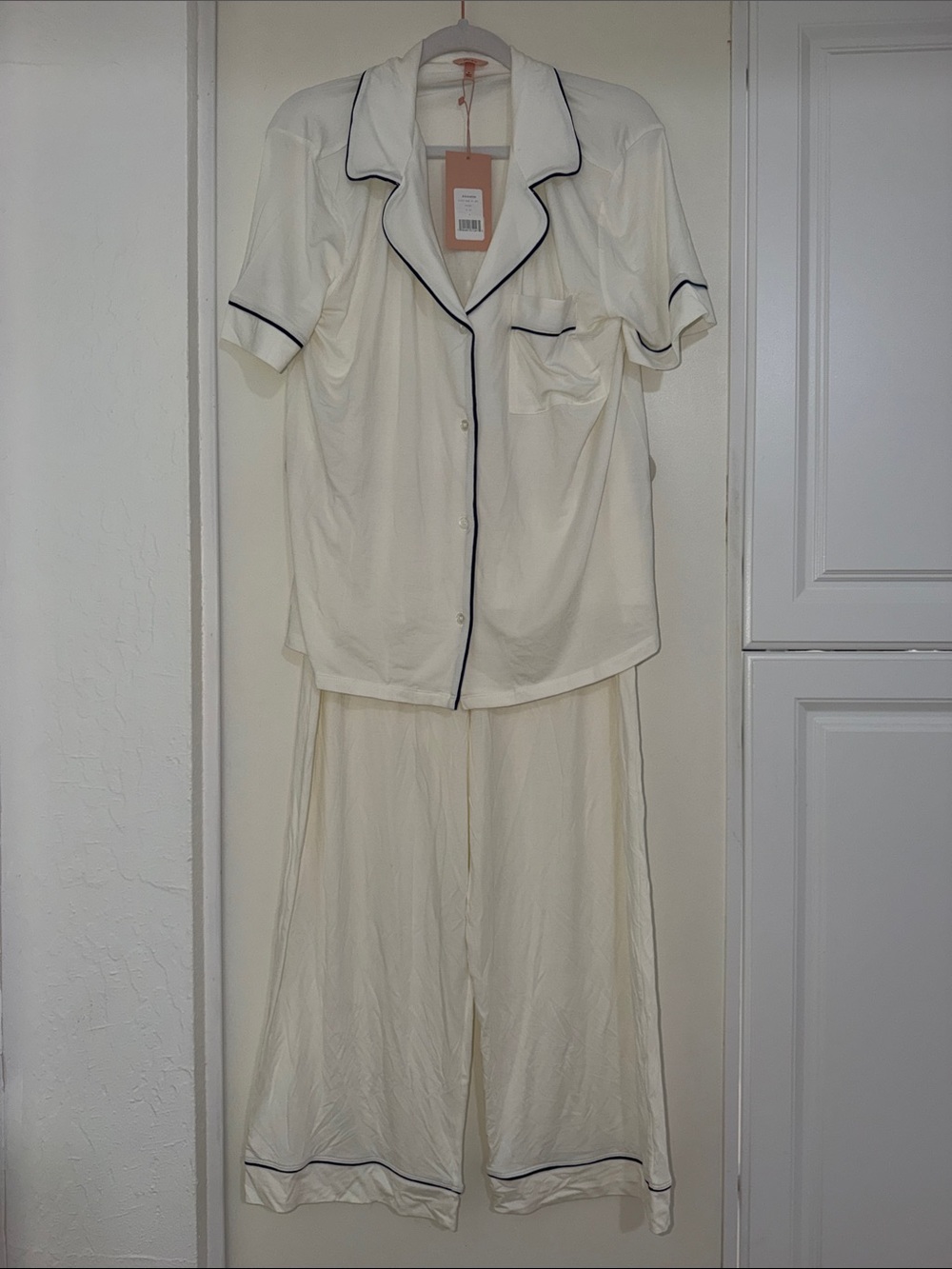 NWT (FLAWED) Eberjey Gisele Ivory with Blue Piping Pajama Set Cropped Pant | M